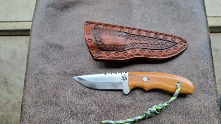 Hand Made Hunting Knife 4c